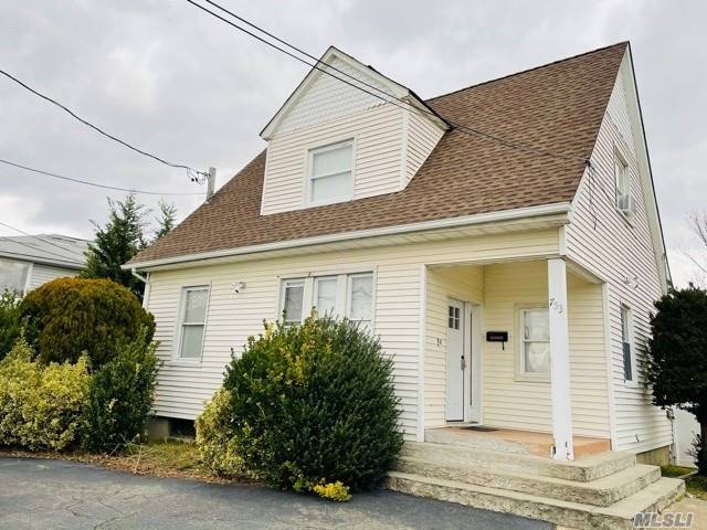 #1 photo, 753 Main Street, Farmingdale , NY 11735