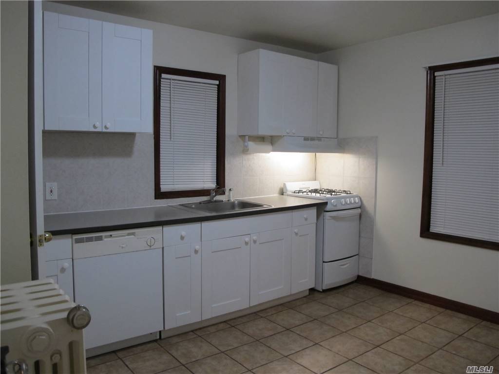 #1 photo, 49 Dubois Avenue, ナッソー郡 Valley Stream , NY 11581