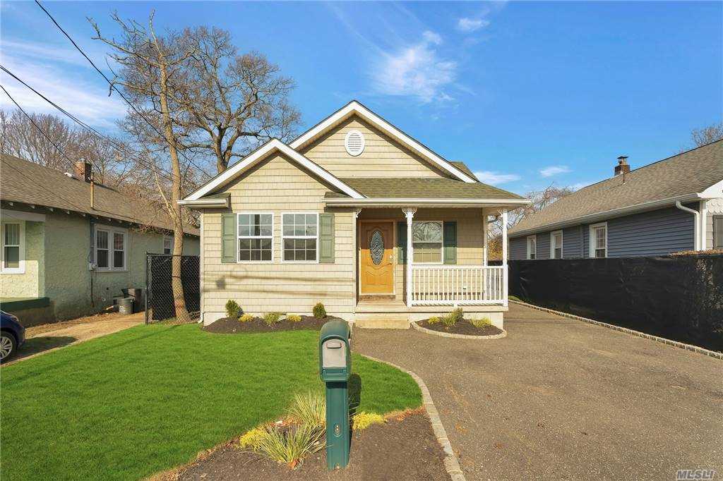 #1 photo, 17 Wilmarth Avenue, 东长岛 Patchogue , NY 11772