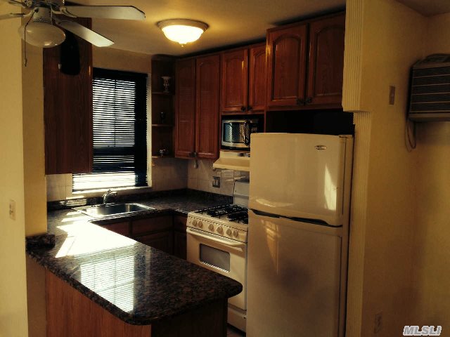 #1 photo, 69-56 136 Street, كوينز Kew Garden Hills , NY 11367