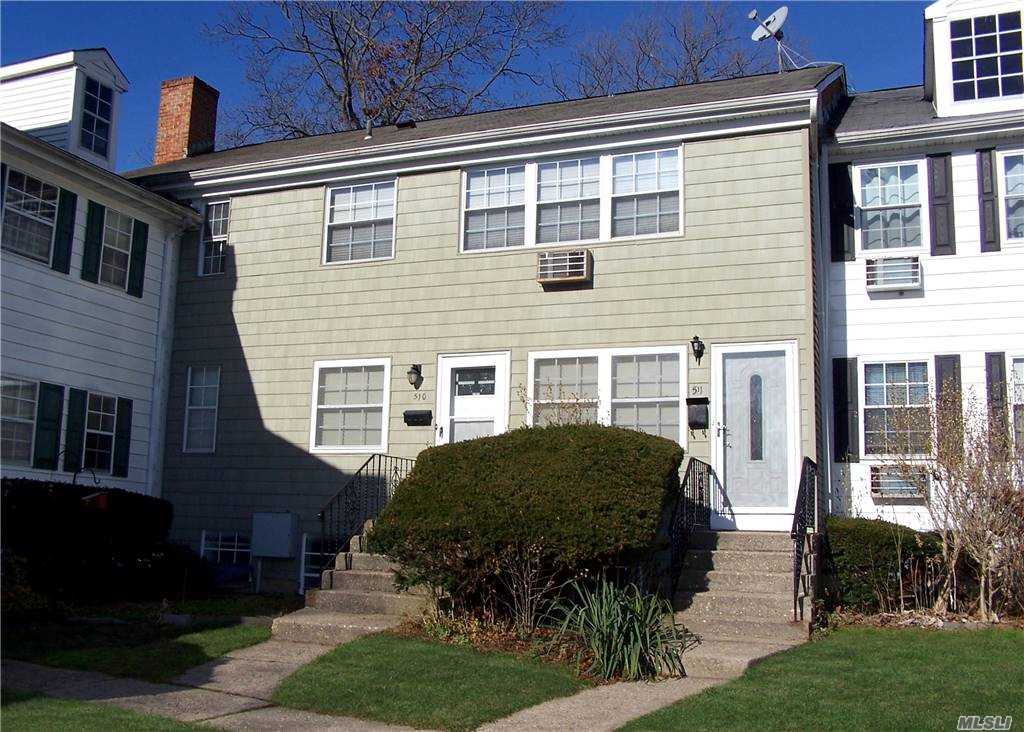 #1 photo, 511 Towne House Vill, サフォーク郡 Islandia , NY 11749