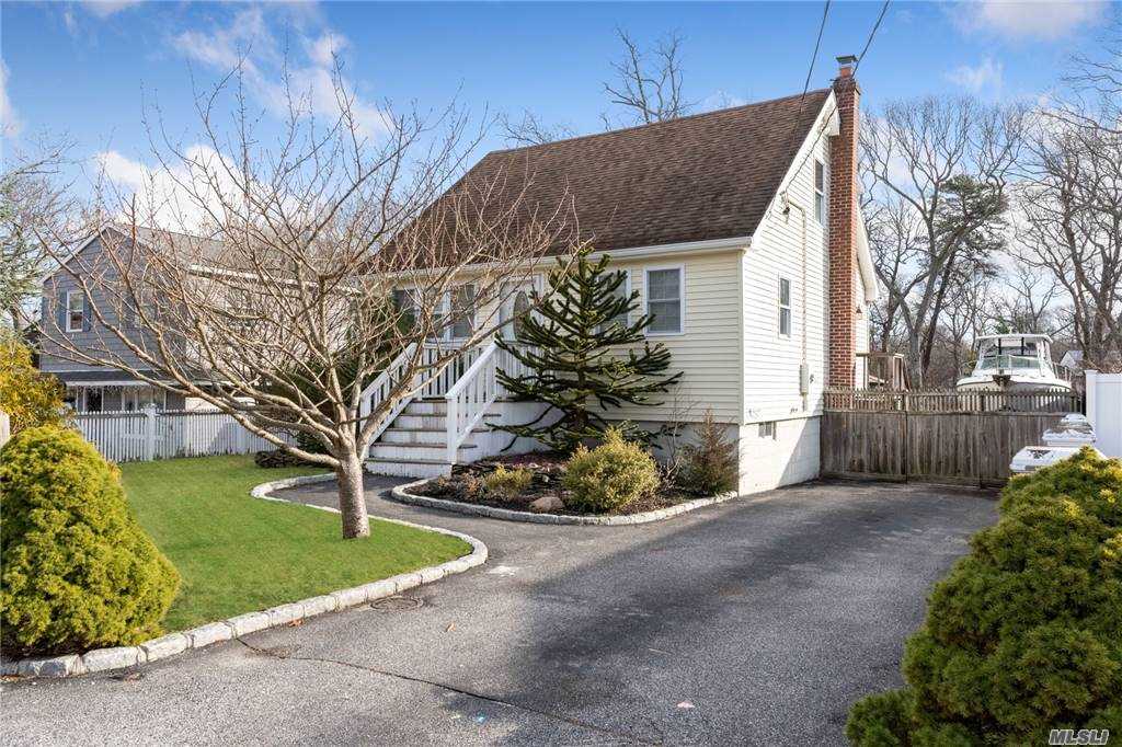 #1 photo, 107 Woodcut Drive, 东长岛 Mastic Beach , NY 11951