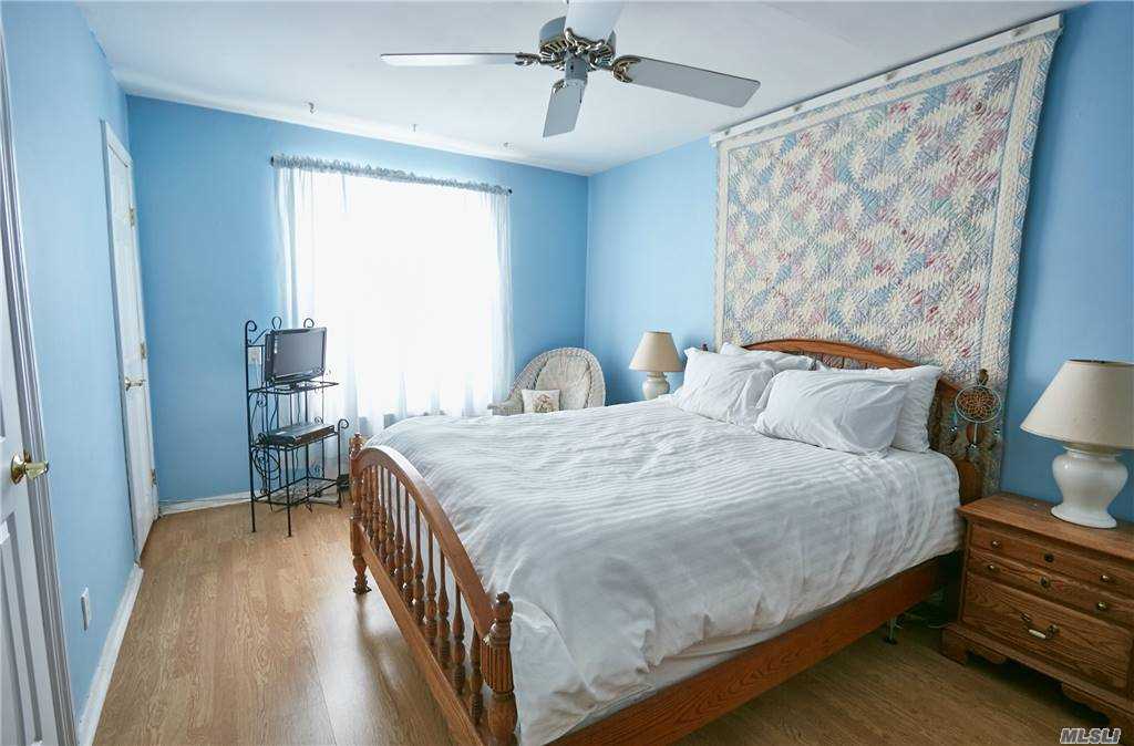 #1 photo, 45 Edwards Street, Roslyn Heights , NY 11577