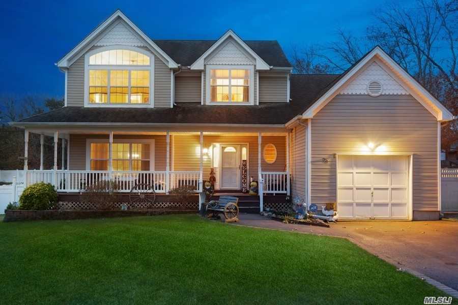 #1 photo, 374 W Woodside Avenue, Patchogue , NY 11772