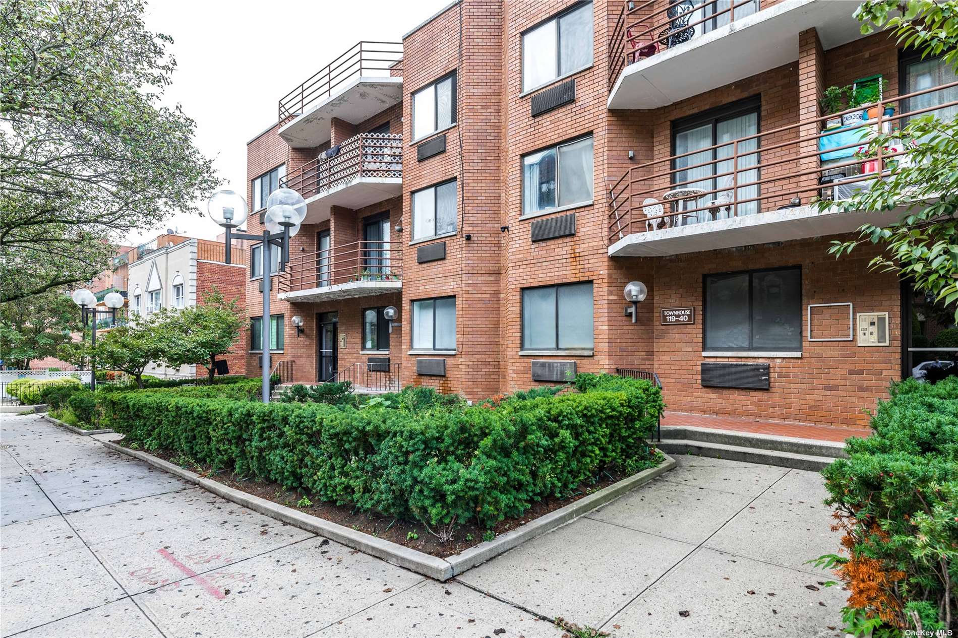 #1 photo, 119-40 Metropolitan Avenue, কুইন্‌স Kew Gardens , NY 11415