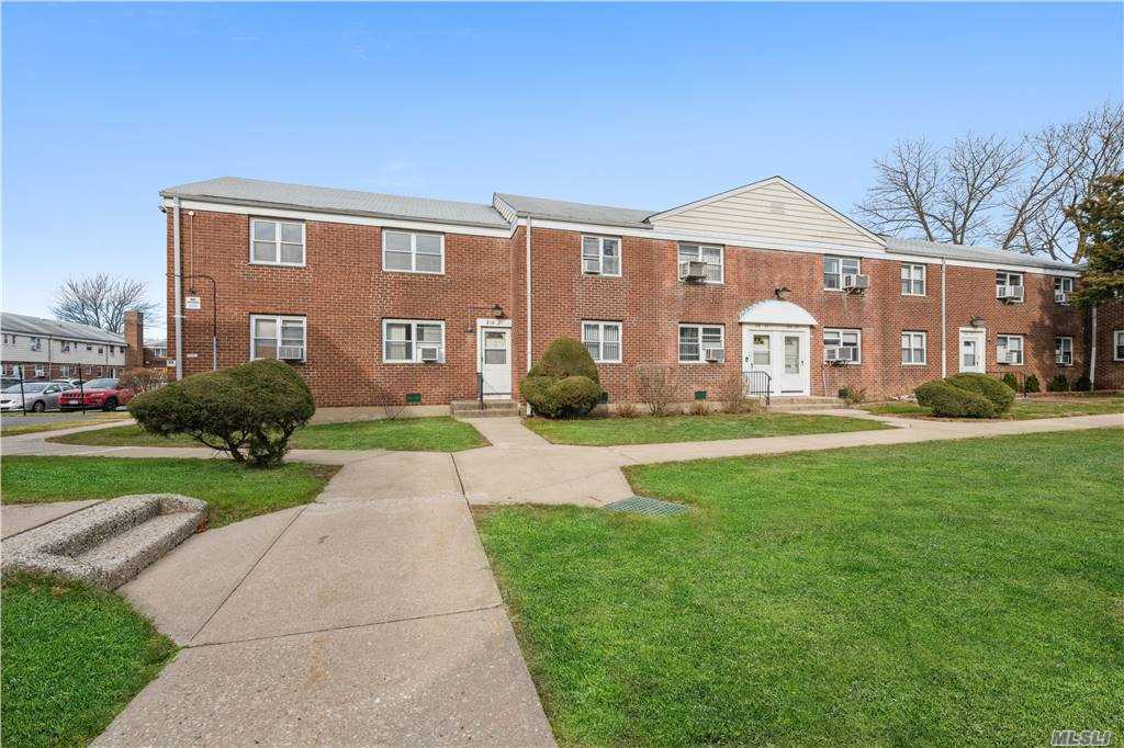 #1 photo, 216-21 73rd Avenue, クイーンズ区 Bayside , NY 11364