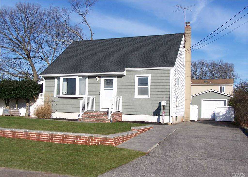 #1 photo, 161 S Broome Avenue, Lindenhurst , NY 11757