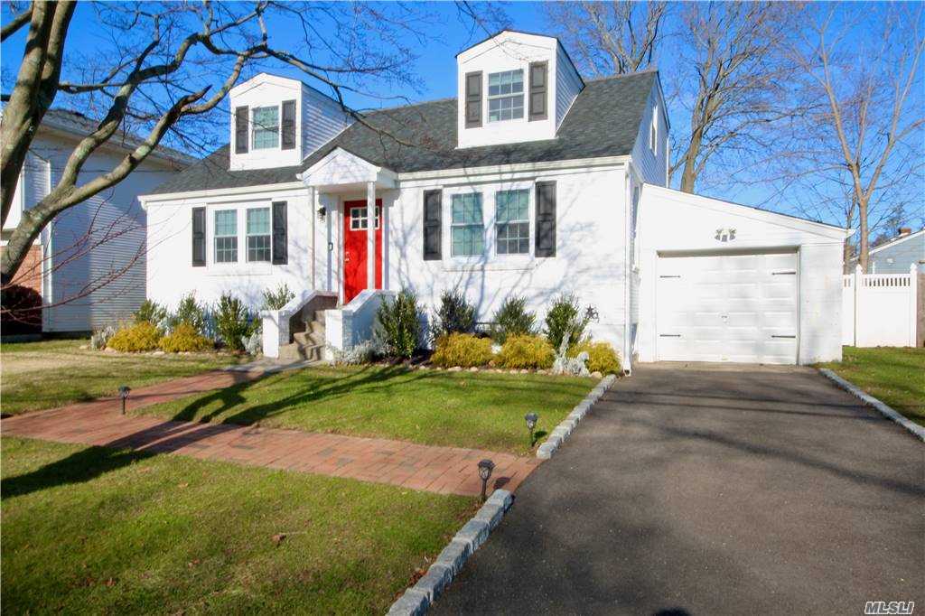 #1 photo, 19 Livingston Street, Huntington Station , NY 11746