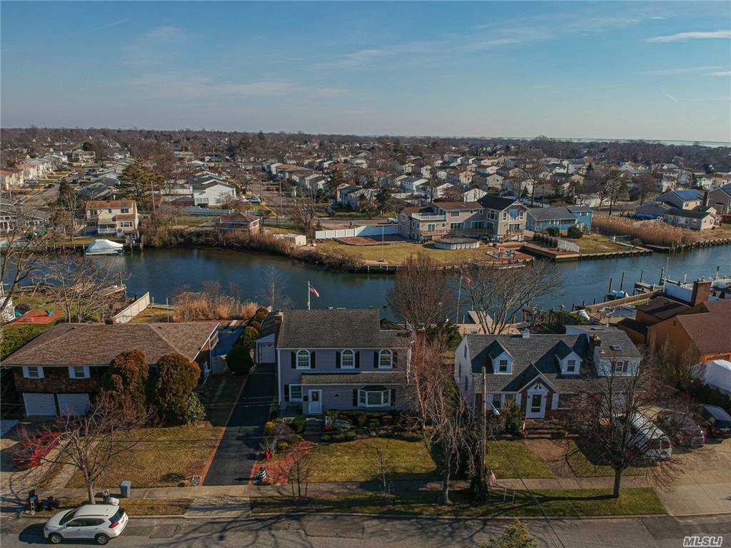 #1 photo, 64 Carman Street, 롱 아일랜드 Massapequa , NY 11758