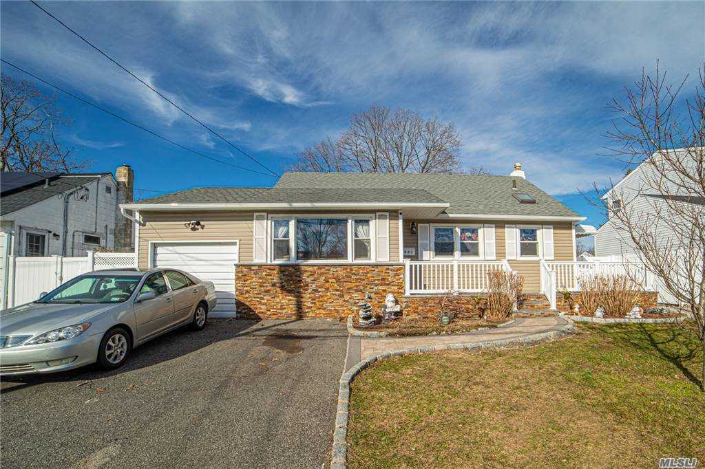 #1 photo, 227 Kellum Street, サフォーク郡 West Babylon , NY 11704