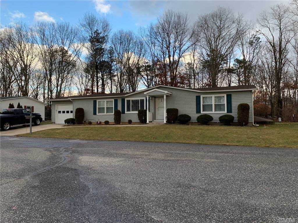 #1 photo, 1407-9 Middle Road, Calverton , NY 11933