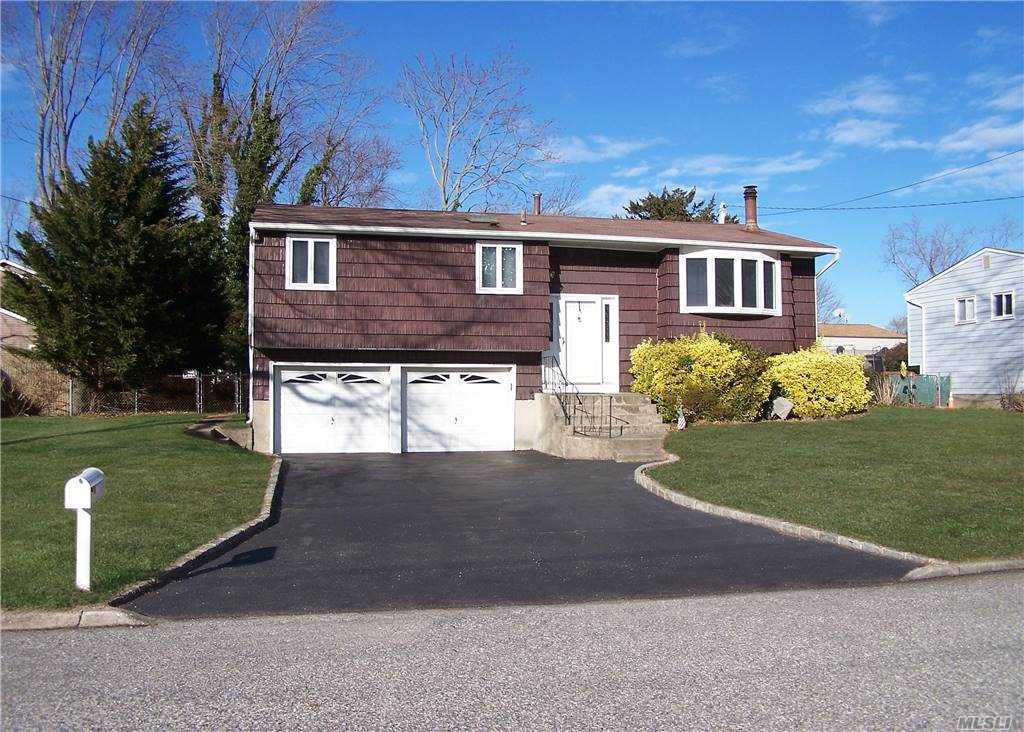 #1 photo, 31 Strauss Avenue, サフォーク郡 Selden , NY 11784