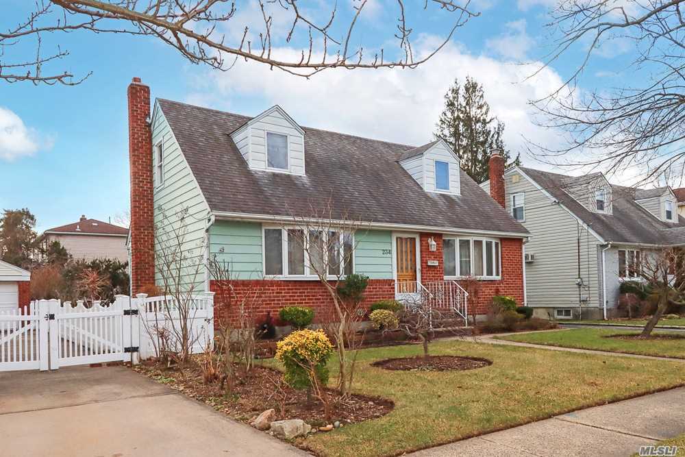 #1 photo, 234 Broadway, নাসাউ কাউন্টি Carle Place , NY 11514