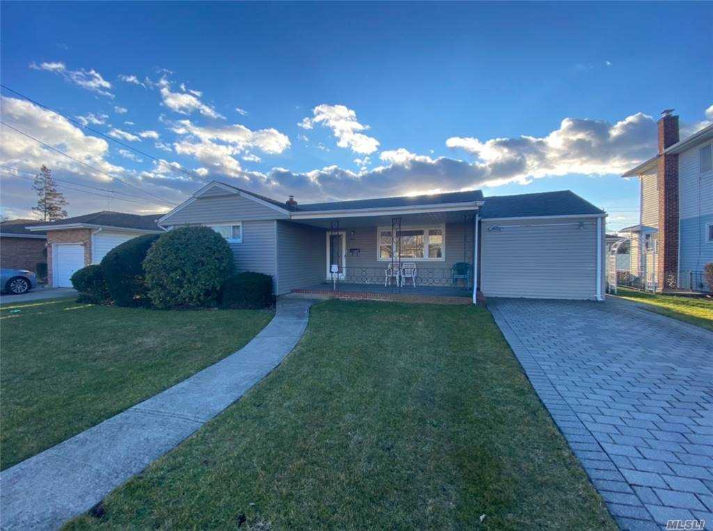 #1 photo, 1867 Lincoln Avenue, East Meadow , NY 11554