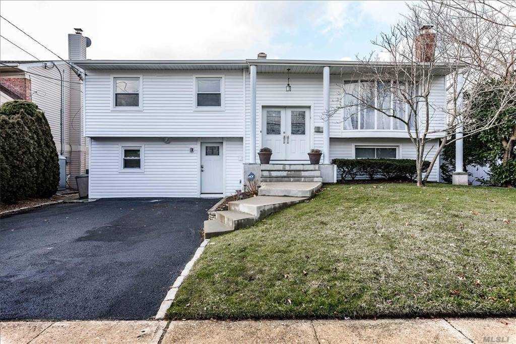 #1 photo, 2980 Beach Drive, Merrick , NY 11566