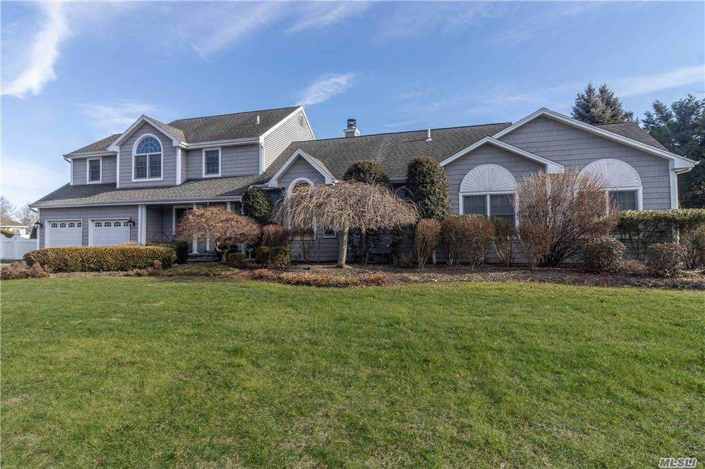 #1 photo, 14 Dorothy Lane, Holbrook , NY 11741