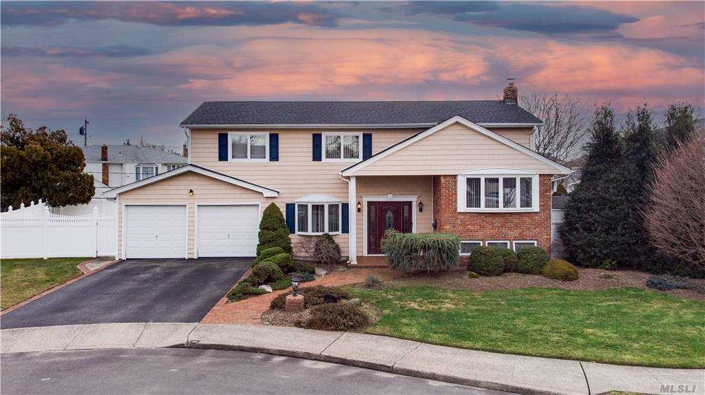 #1 photo, 12 Keats Court, Bethpage , NY 11714