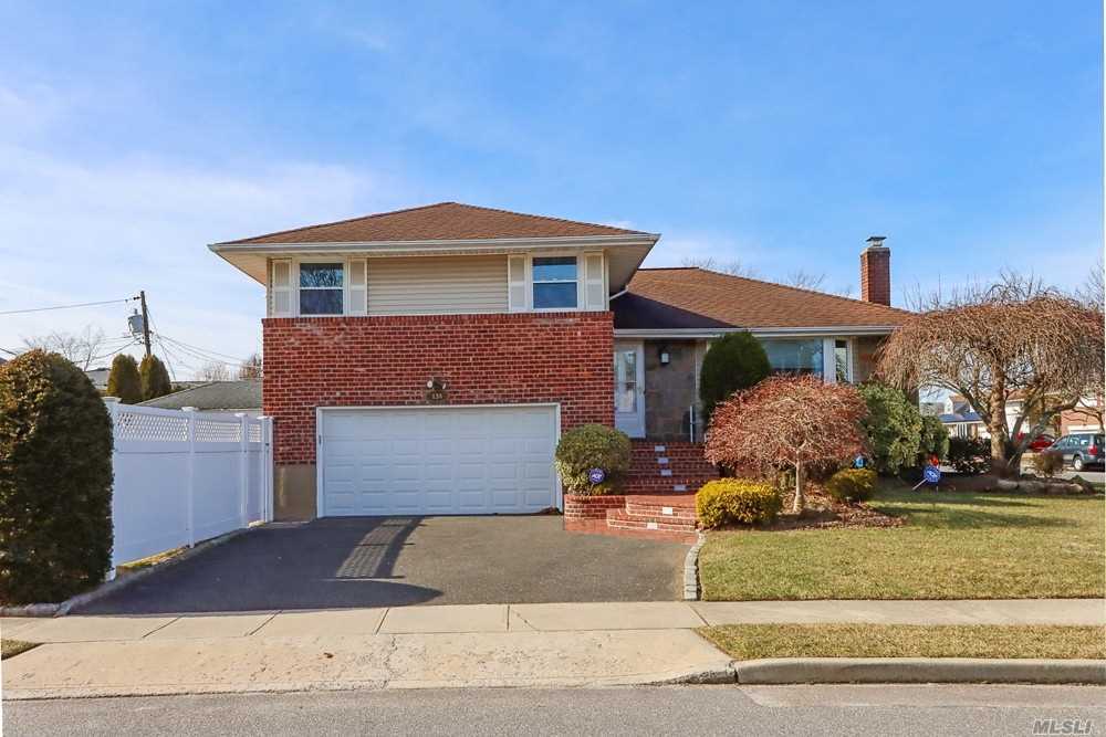 #1 photo, 134 Ketchams Road, Syosset , NY 11791