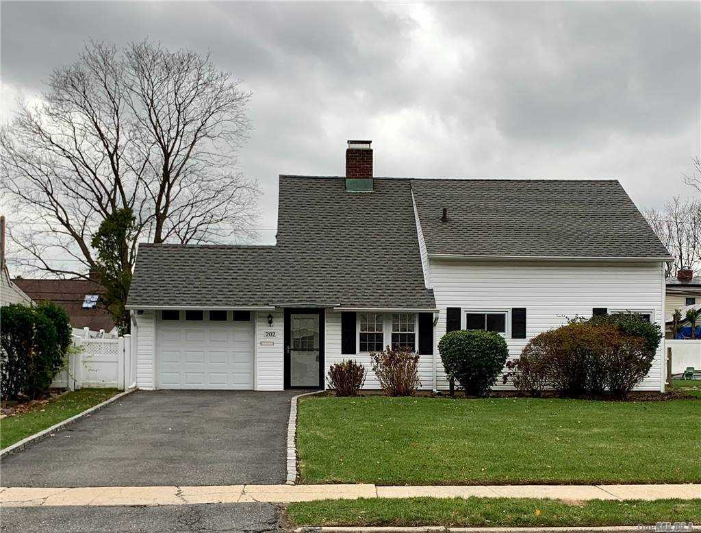 #1 photo, 202 Friends Lane, Westbury , NY 11590