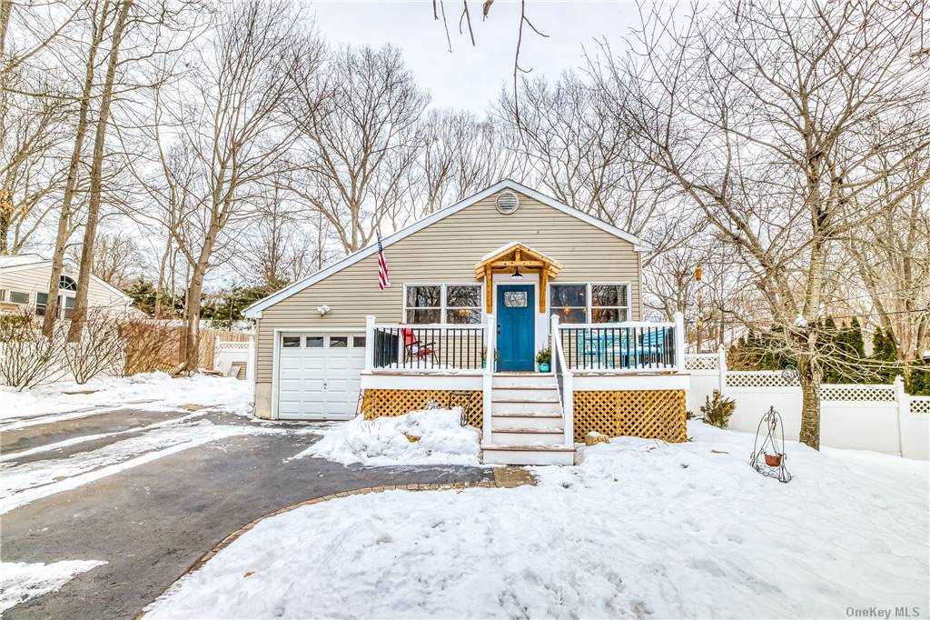 #1 photo, 23 Iroquois Trail, 東長島 Ridge , NY 11961
