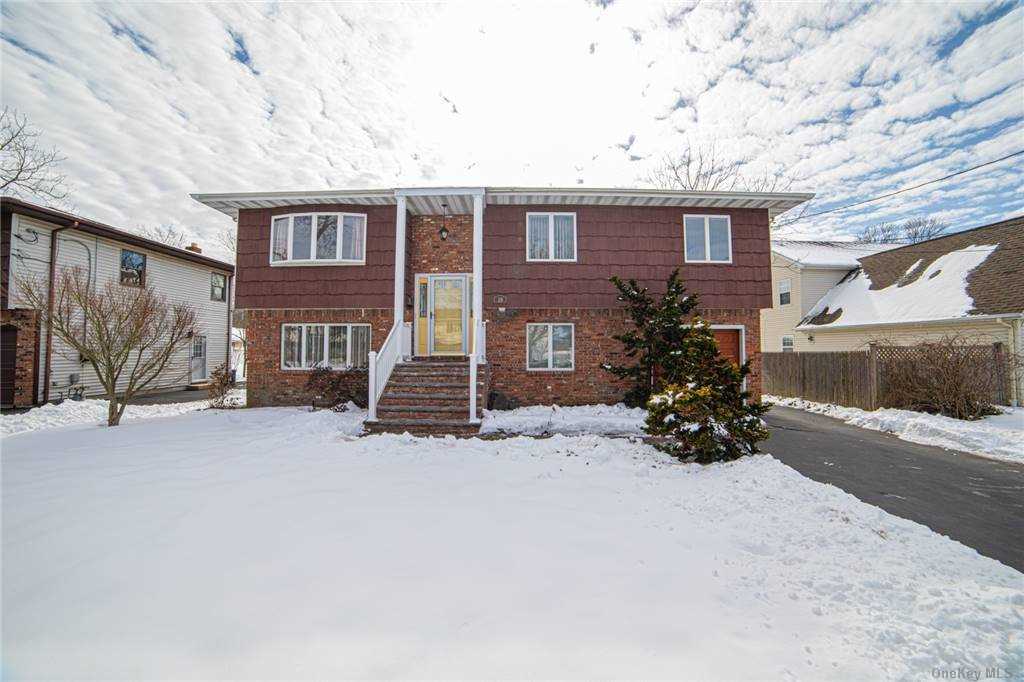 #1 photo, 38 Union Place, Islip , NY 11751