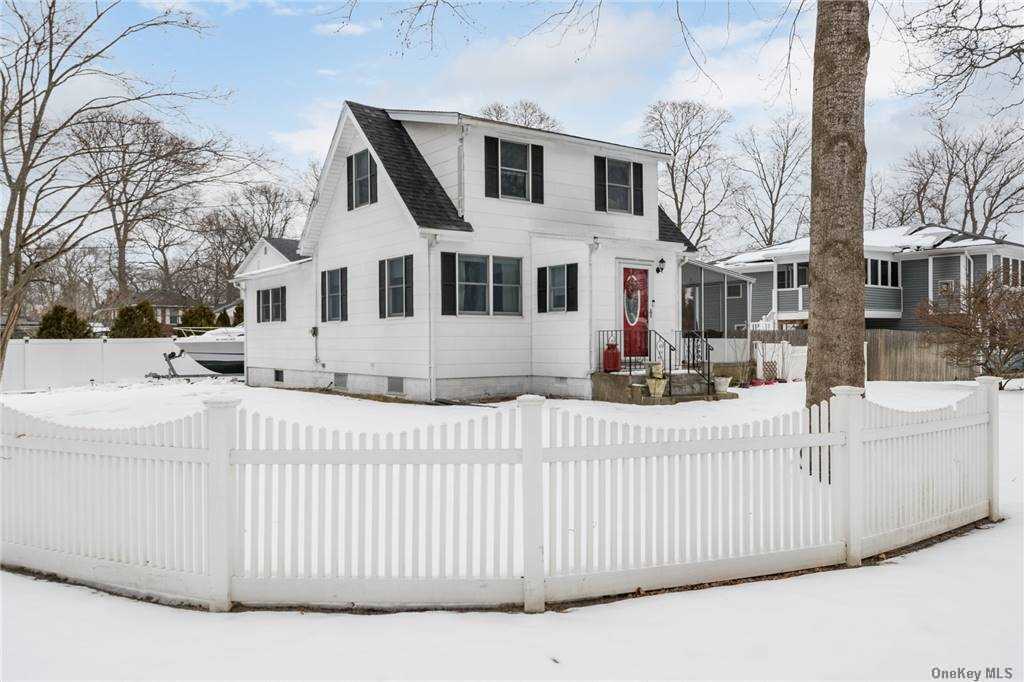 #1 photo, 215 Southaven Avenue, Mastic , NY 11950