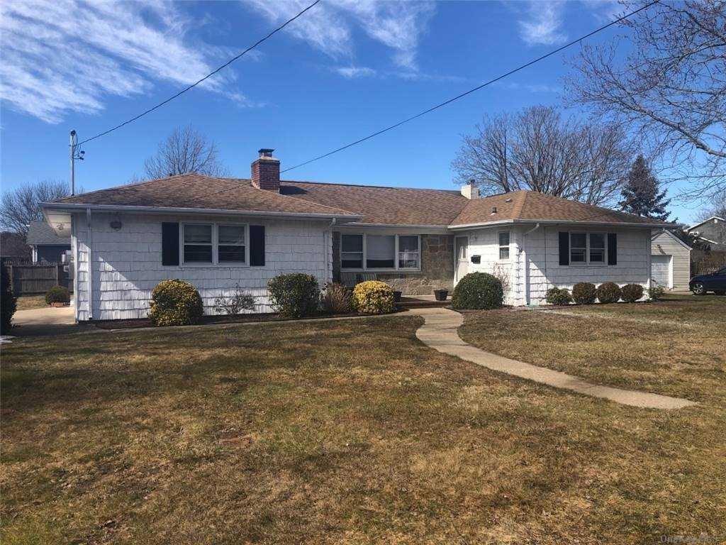 #1 photo, 14 Laura Avenue, East Patchogue , NY 11772