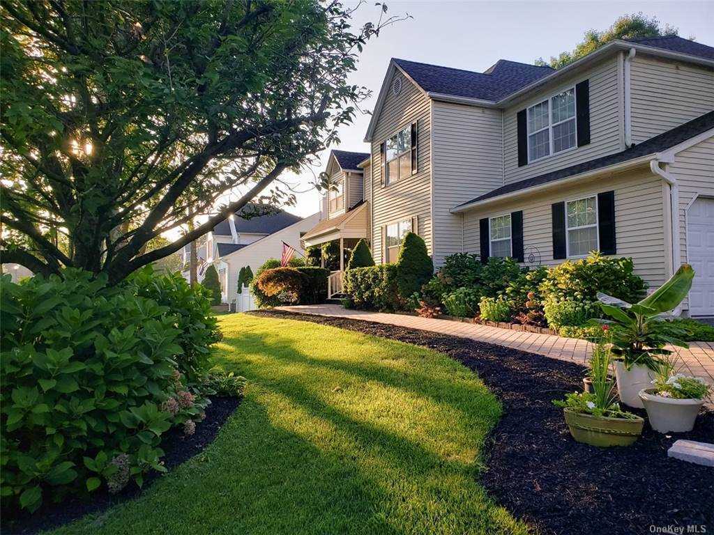 #1 photo, 4 Kimberly Court, サフォーク郡 Manorville , NY 11949