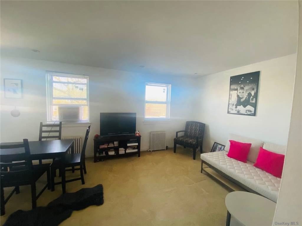 #1 photo, 263-05 74 Avenue, Glen Oaks , NY 11004