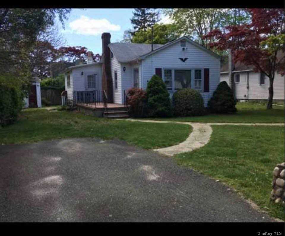 #1 photo, 8 Quogue Road, Mastic Beach , NY 11951