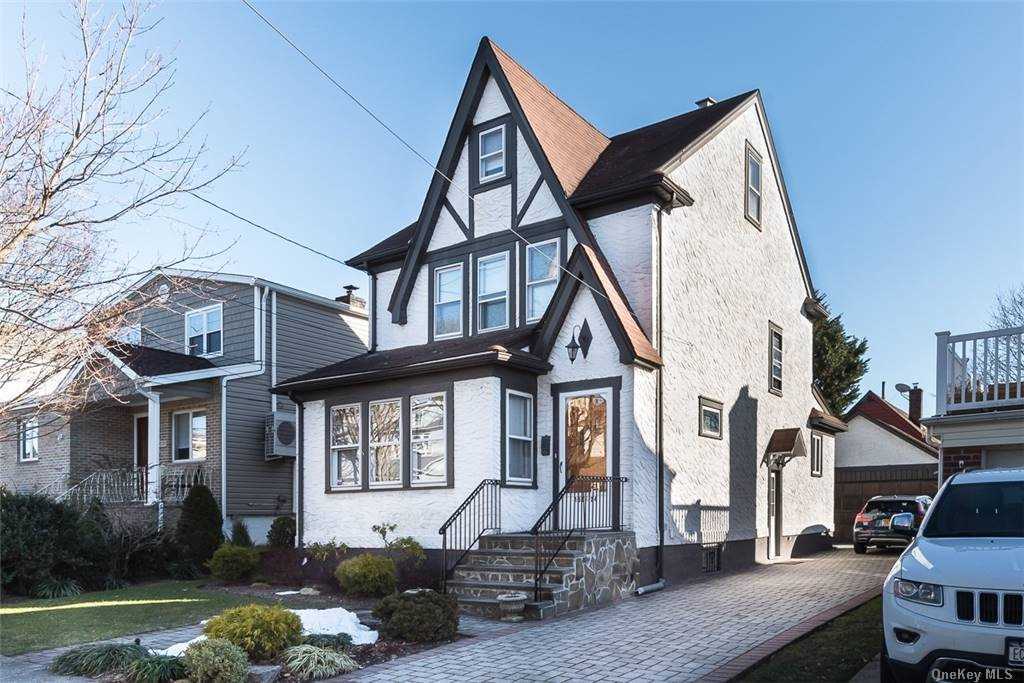 #1 photo, 150-24 20th Road, Whitestone , NY 11357