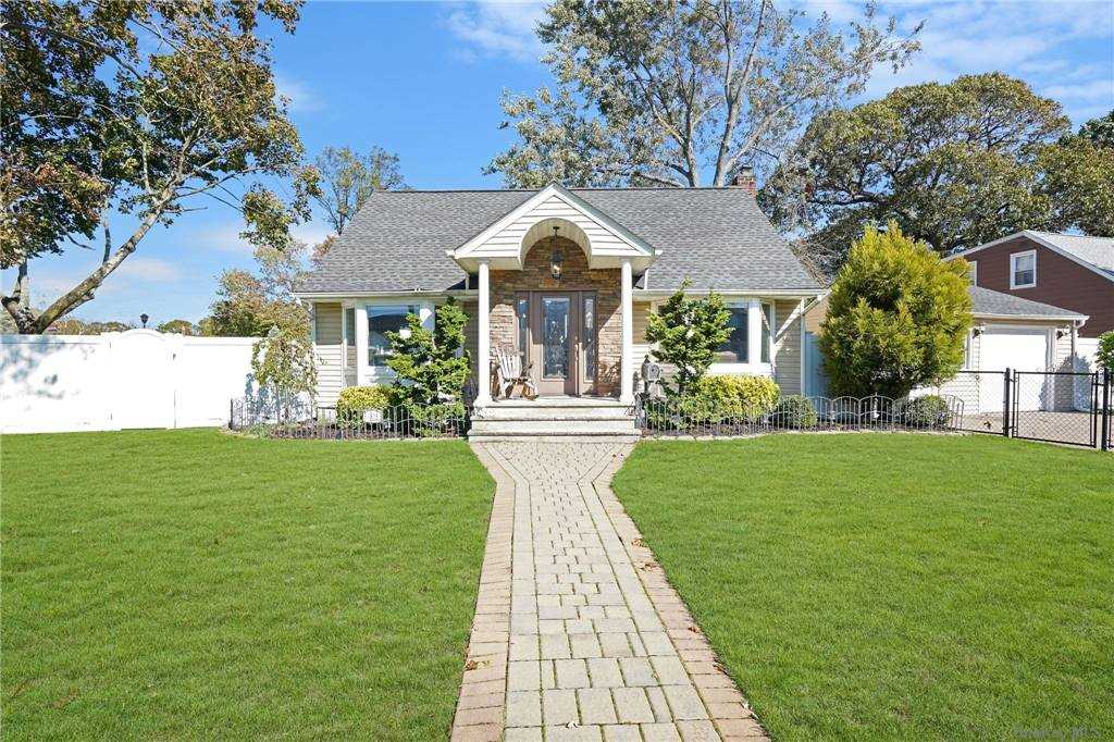 #1 photo, 1008 Woodcliff Dr, ナッソー郡 Franklin Square , NY 11010