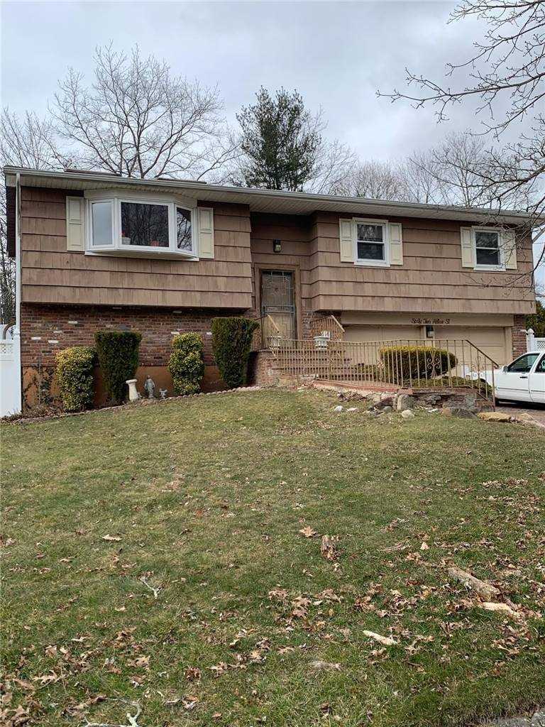 #1 photo, 62 Willow Street, Wheatley Heights , NY 11798