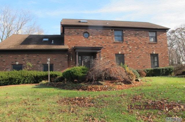 #1 photo, 6 Pettit Court, Dix Hills , NY 11746