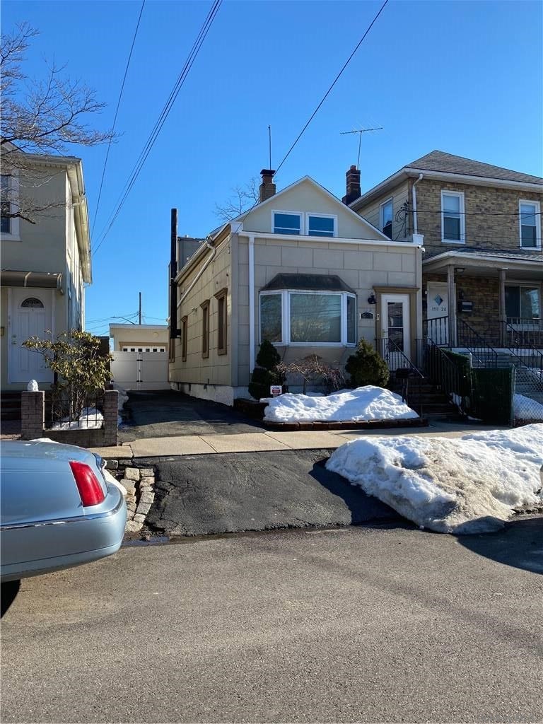 #1 photo, 150-30 15th Dr, व्हाइटस्टोन Whitestone , NY 11357