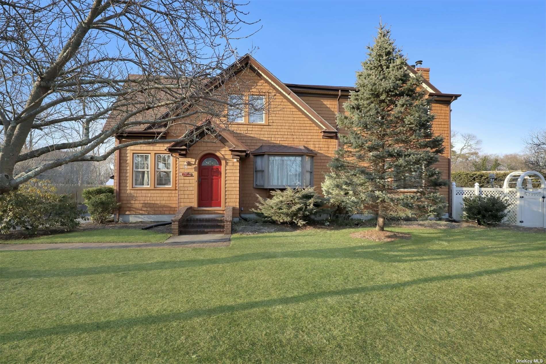 #1 photo, 61 Brook Lane, Sayville , NY 11782