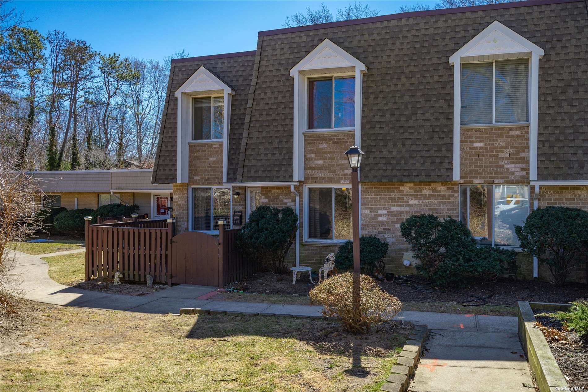 #1 photo, 260 Sagamore Hills Drive, サフォーク郡 Port Jefferson Station , NY 11776