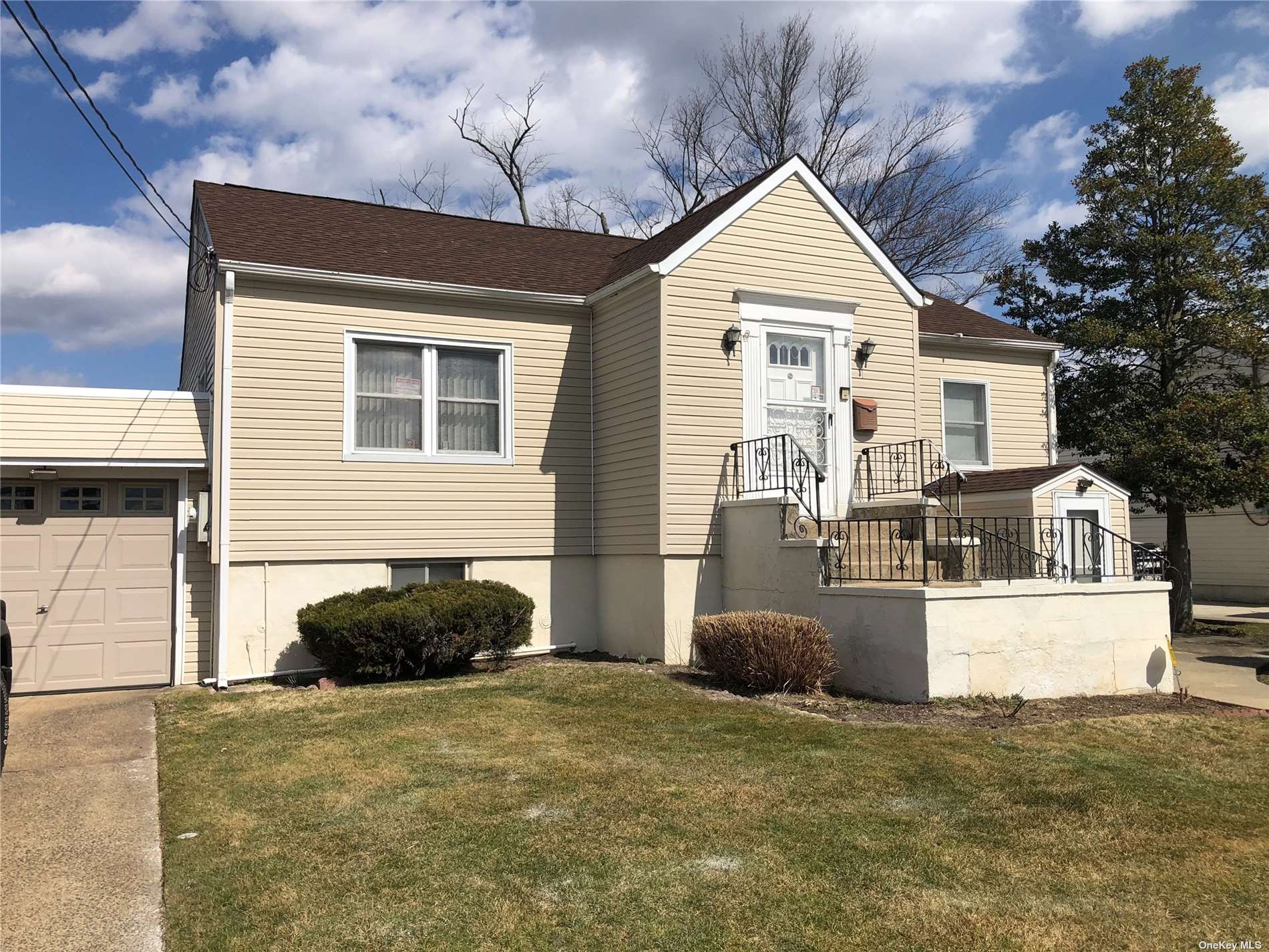 #1 photo, 46 Lawrence Street, ナッソー郡 East Rockaway , NY 11518