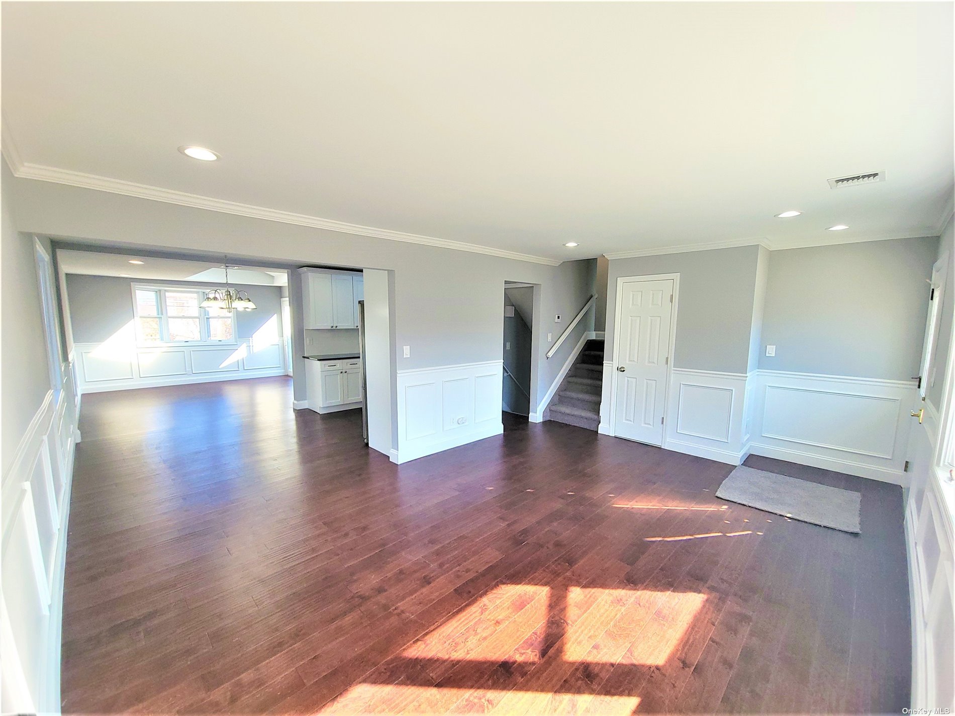 #1 photo, 18 Garnet Lane, 長島 Plainview , NY 11803