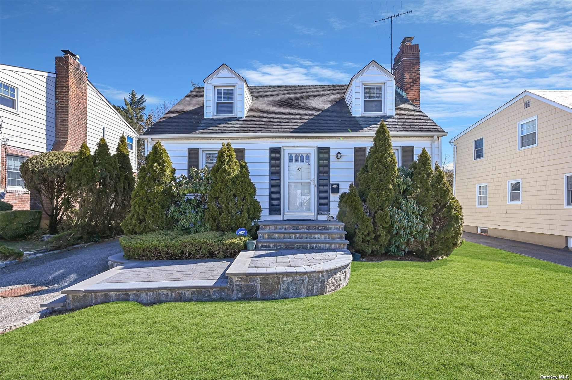 #1 photo, 32 Ridge Drive, Manhasset , NY 11030