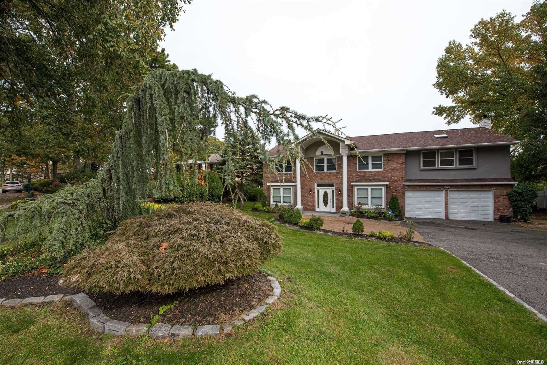 #1 photo, 101 Stonehurst Lane, Dix Hills , NY 11746