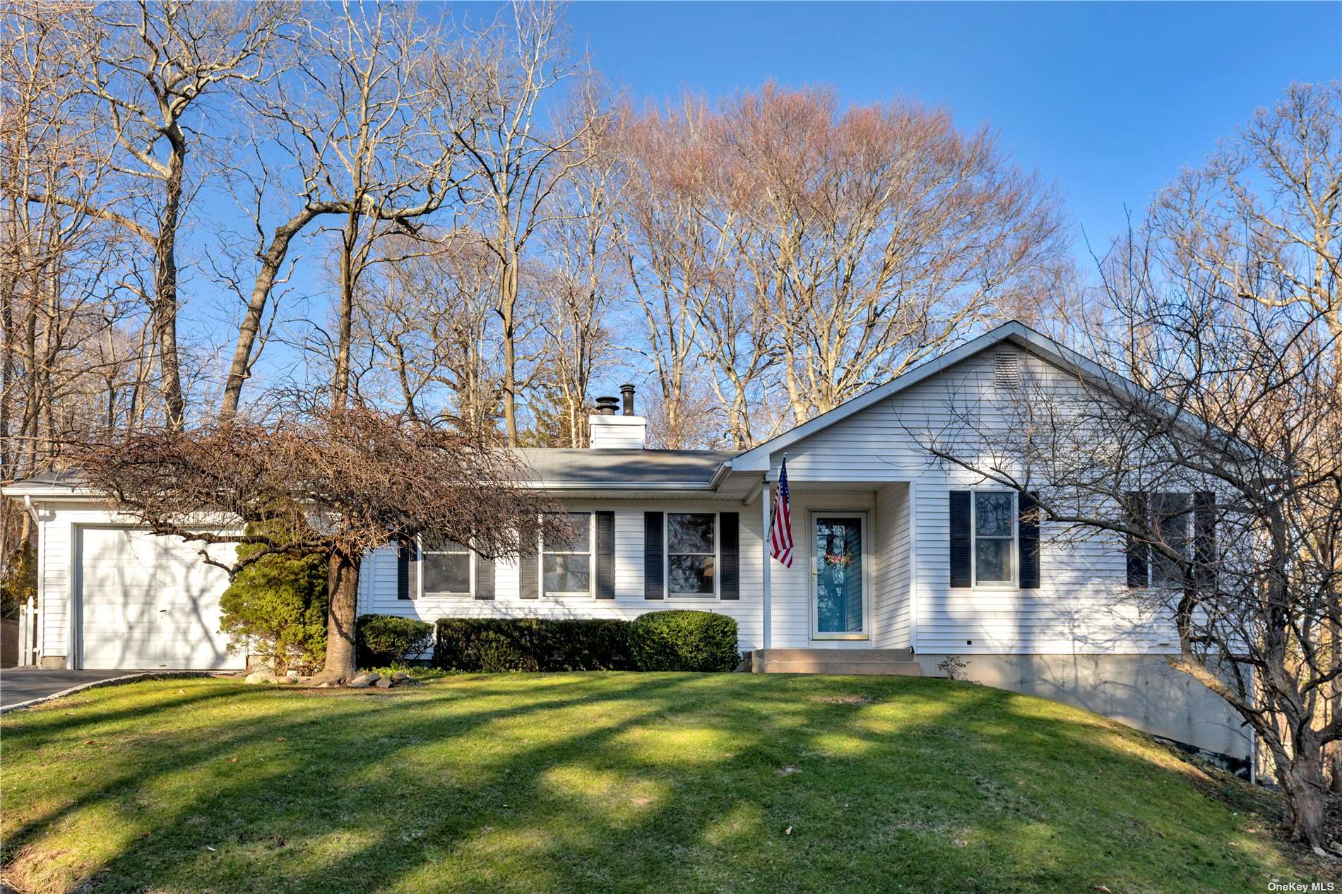 #1 photo, 31A Gerrymander Drive, サフォーク郡 Centerport , NY 11721