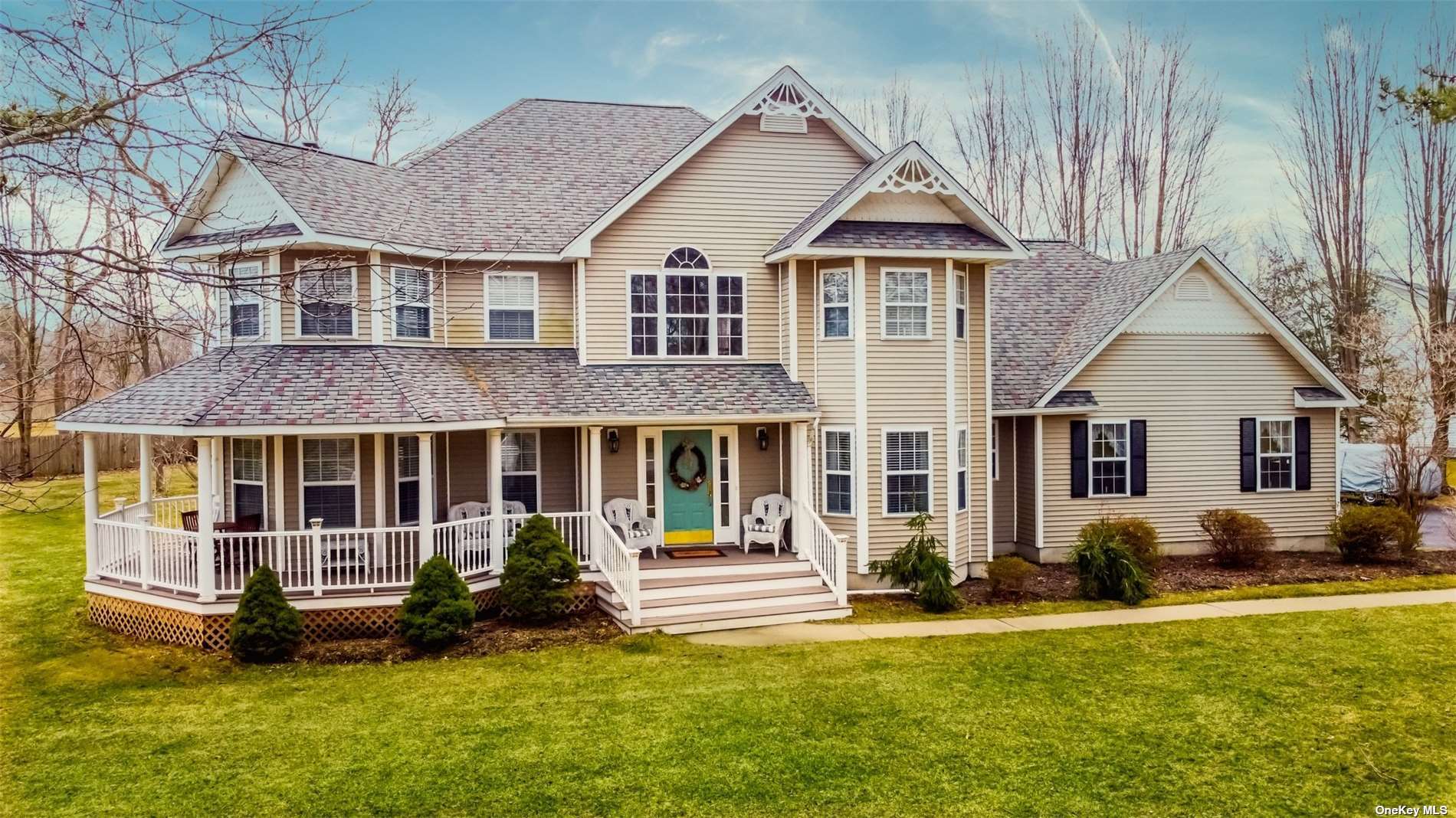 #1 photo, 16 Crest Hollow Lane, サフォーク郡 Manorville , NY 11949