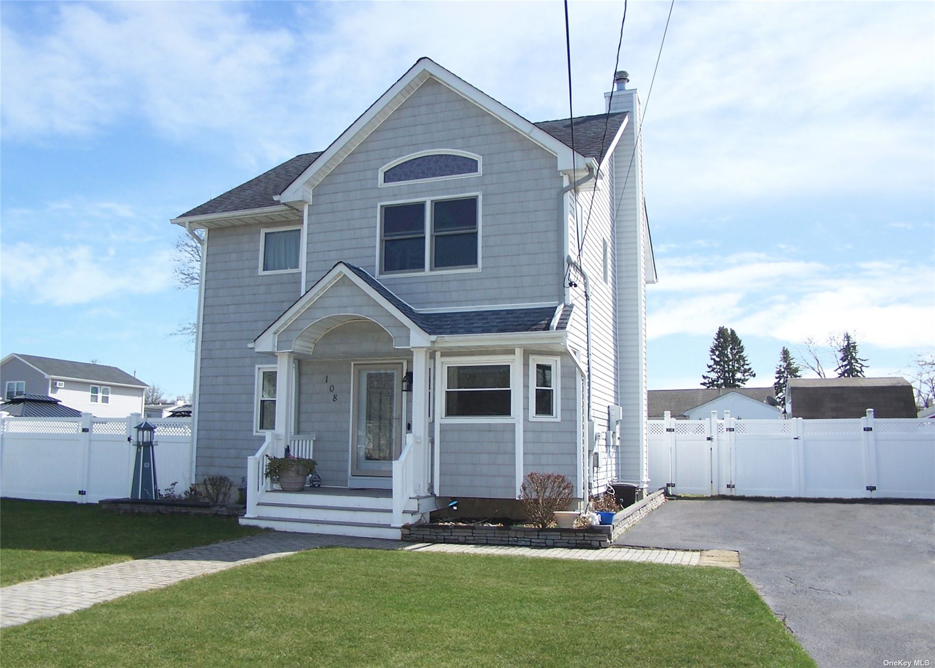 #1 photo, 108 16th Street, West Babylon , NY 11704