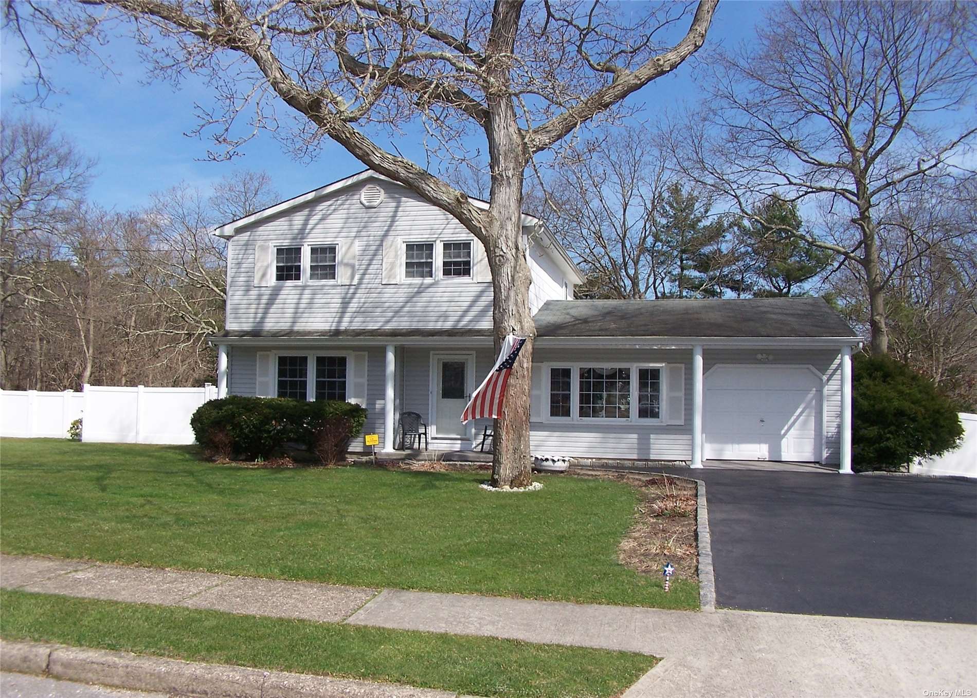 #1 photo, 139 Risley Road, サフォーク郡 Patchogue , NY 11772