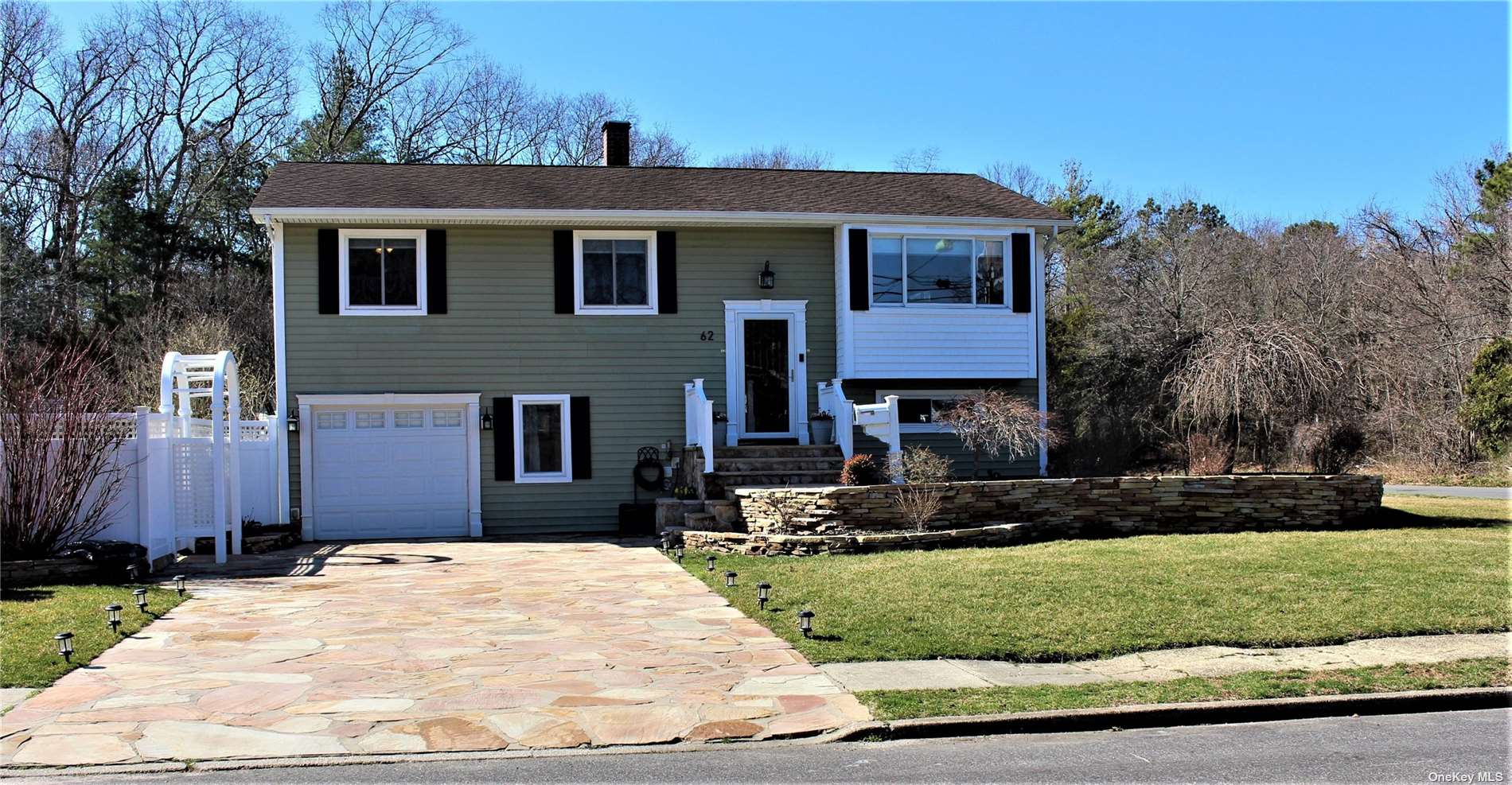 #1 photo, 62 Stephen Road, מחוז סאפוק Bayport , NY 11705