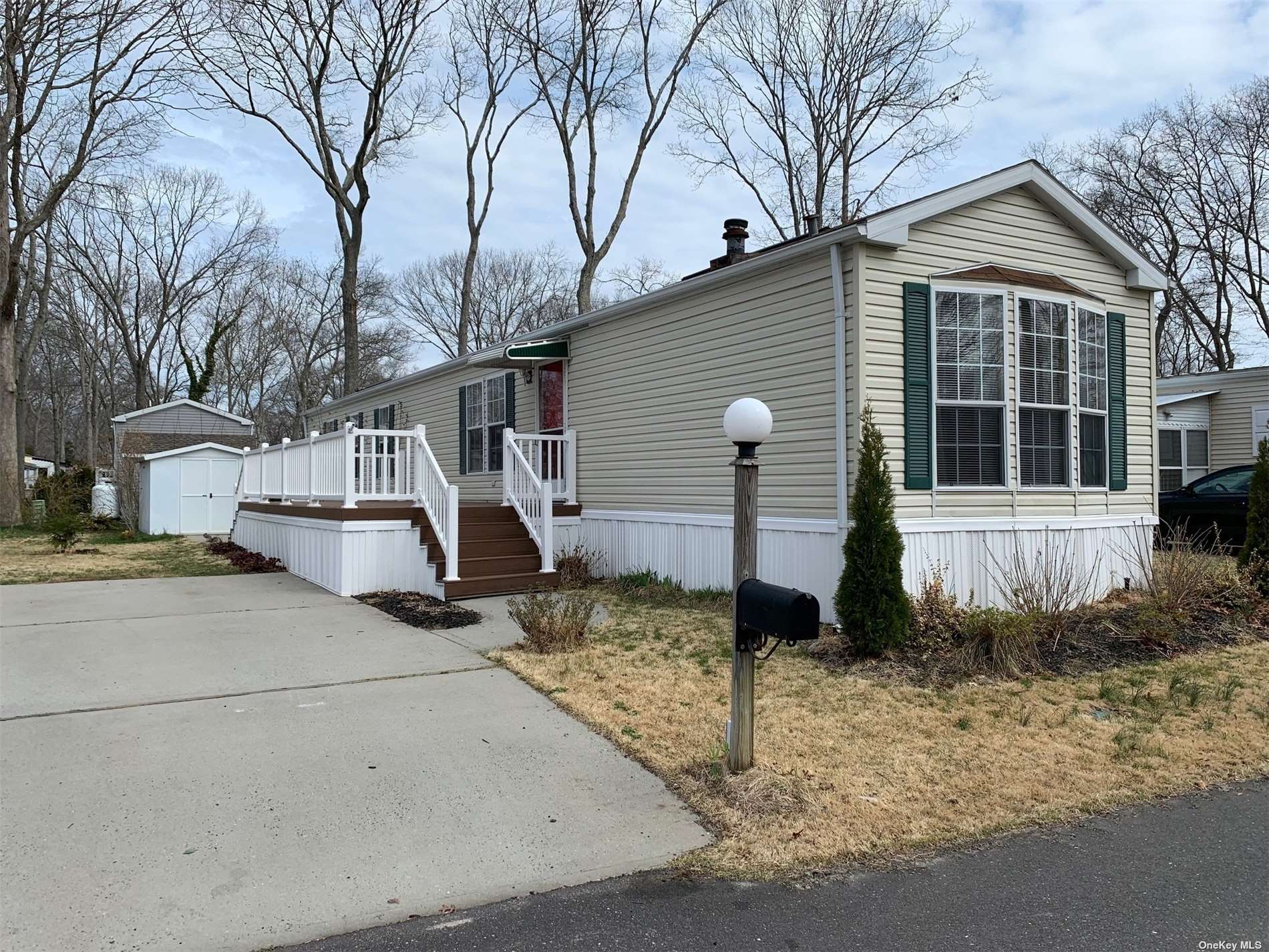 #1 photo, 1661-104 Old Country Road, Riverhead , NY 11901