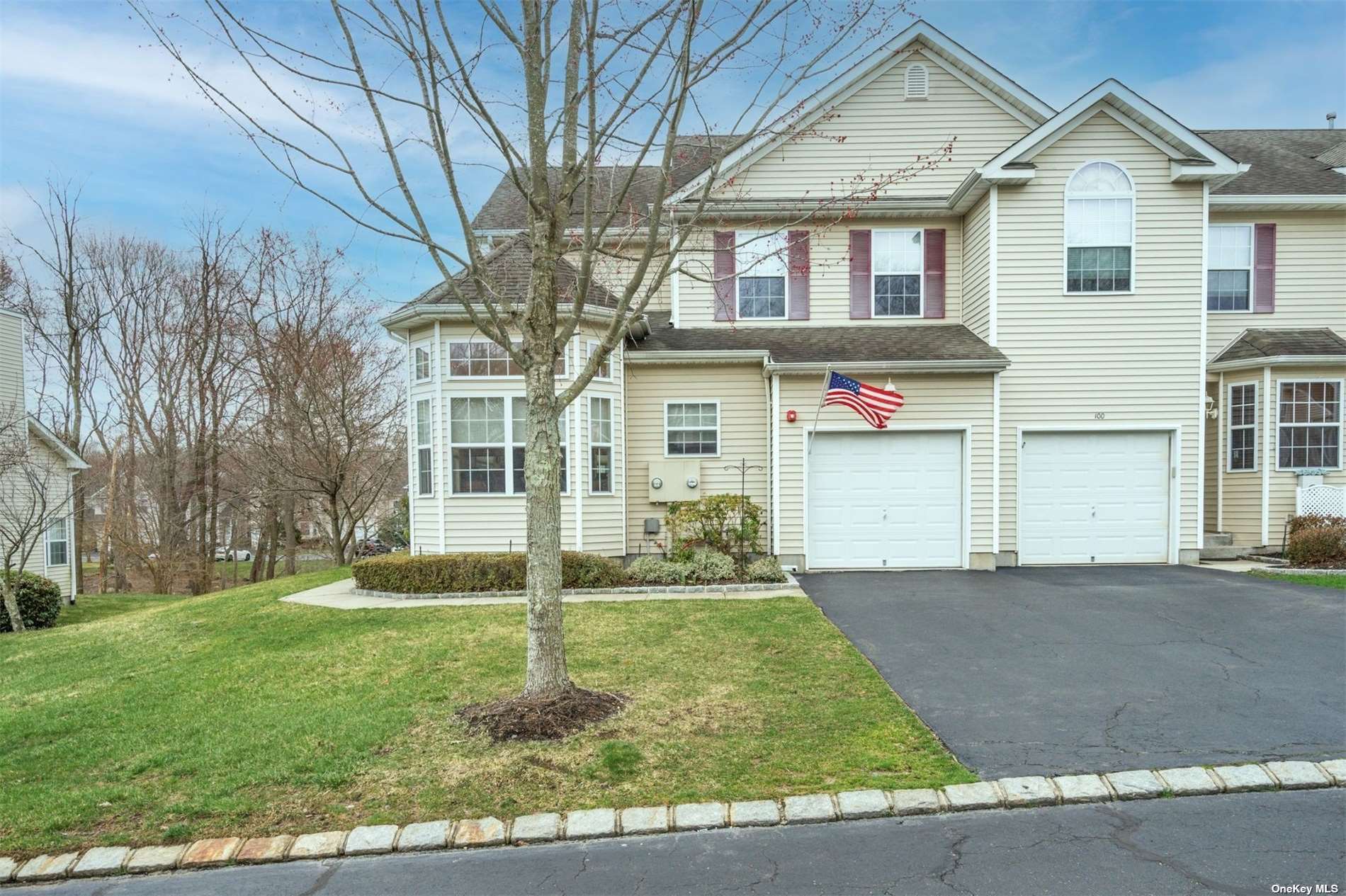 #1 photo, 99 Kettles Lane, سوفولك Medford , NY 11763