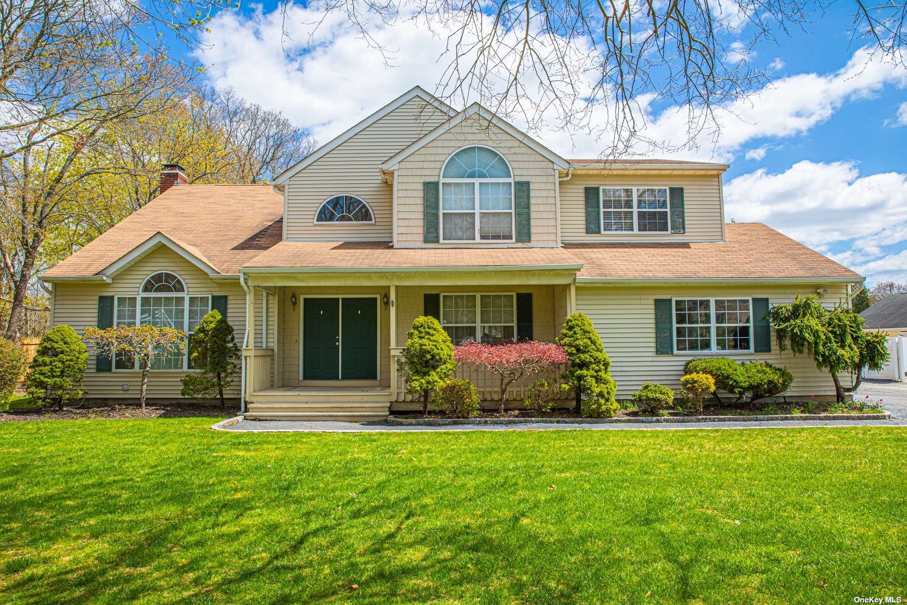 #1 photo, 1165 Sycamore Avenue, Саффолк ‖ Bohemia , NY 11716