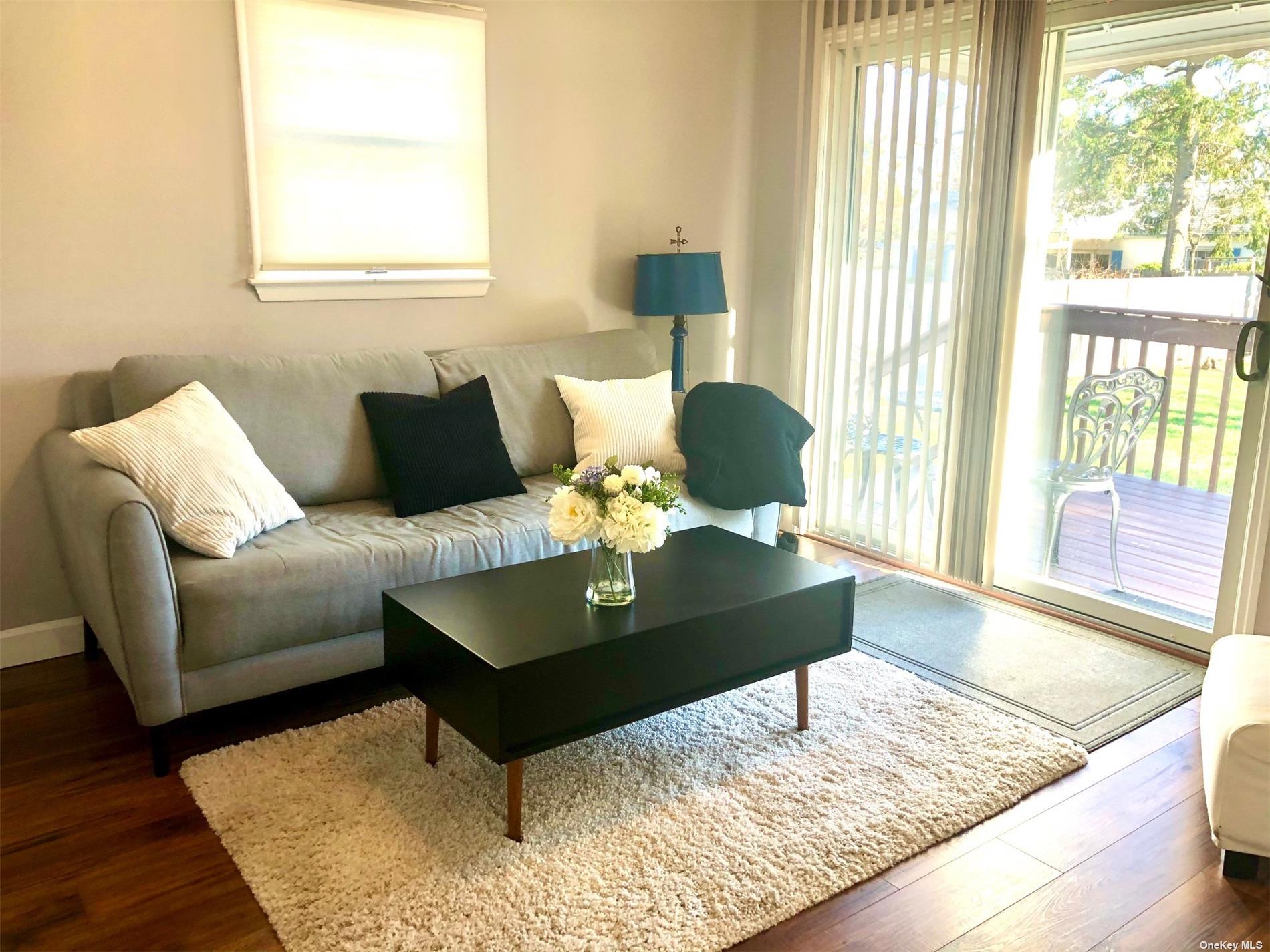 #1 photo, 244 Crombie Street, سوفولك Huntington Station , NY 11746